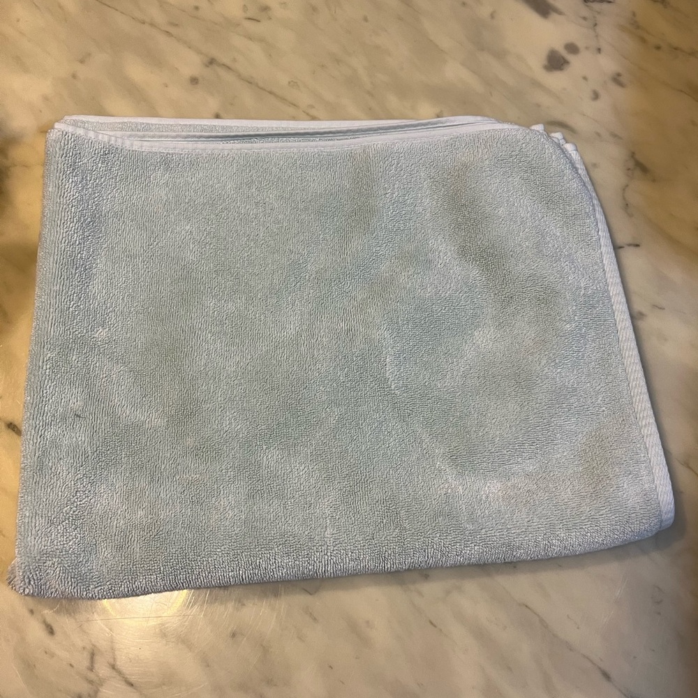 Vintage Fieldcrest Bath rug/ Firm Price